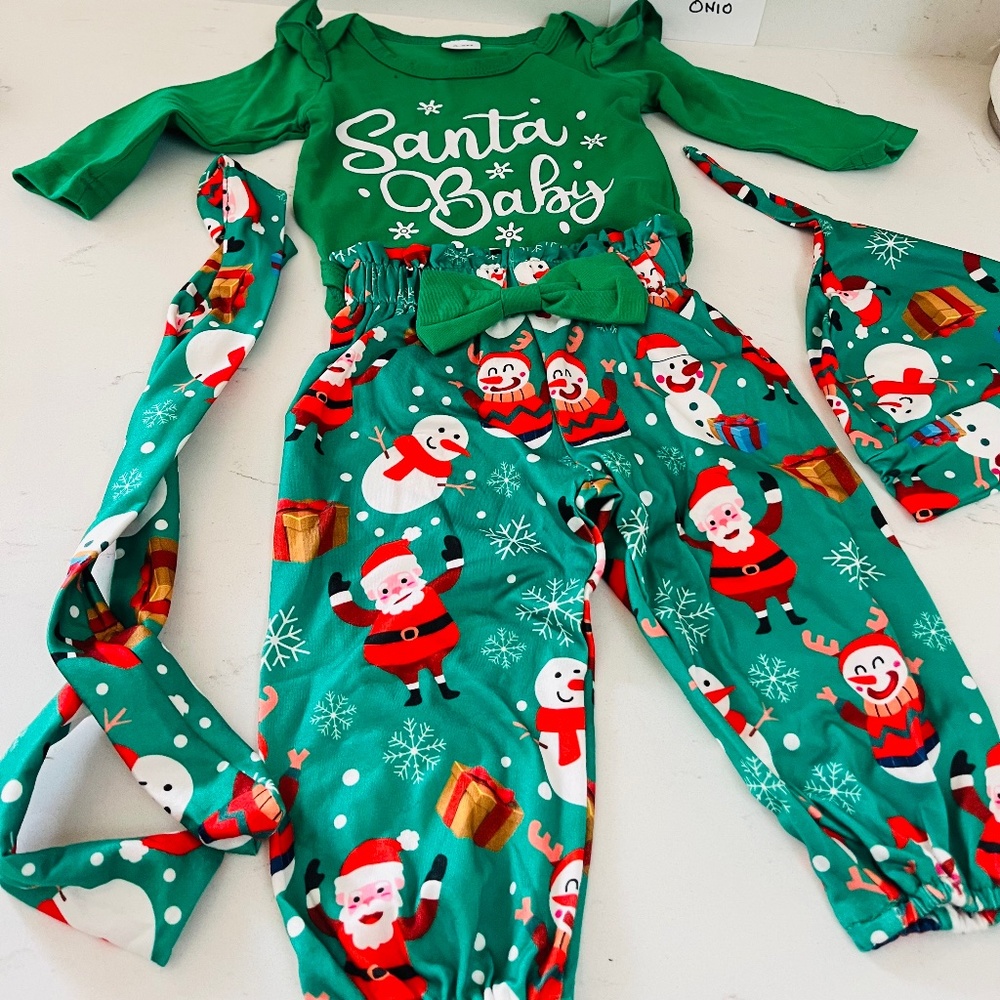 NEW Santa Baby 0-3Months, 4pc set Santa Baby, Snowman set NEW